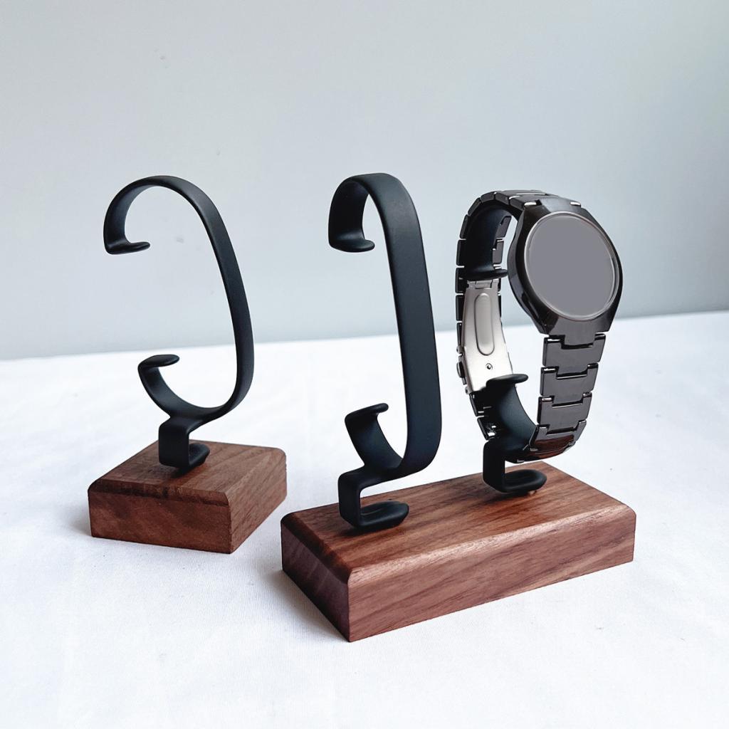 C Shaped Watch Display Stand S - огляд і ціна Jewelry And Watches Inc