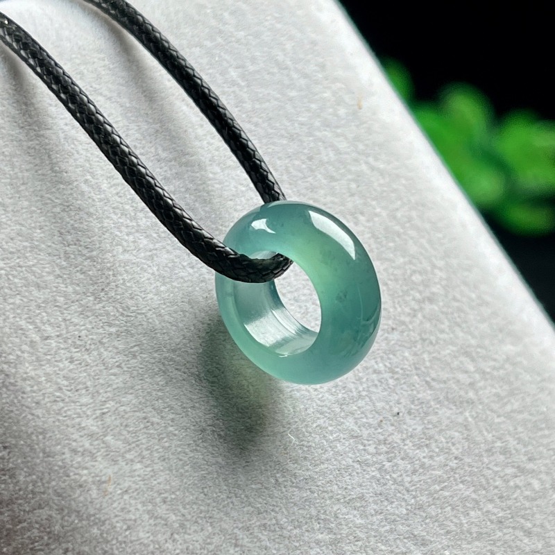 Natural Emerald Blue Water Luc - огляд і ціна The Jewelry & Watches